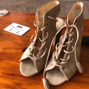 Jessica Simpson heels